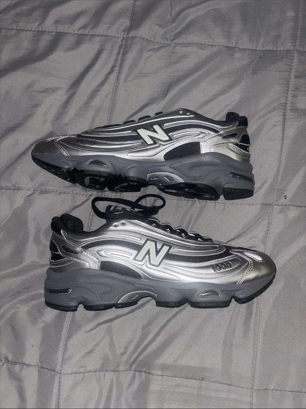 New Balance Men's Silver and Black Athletic Sneakers